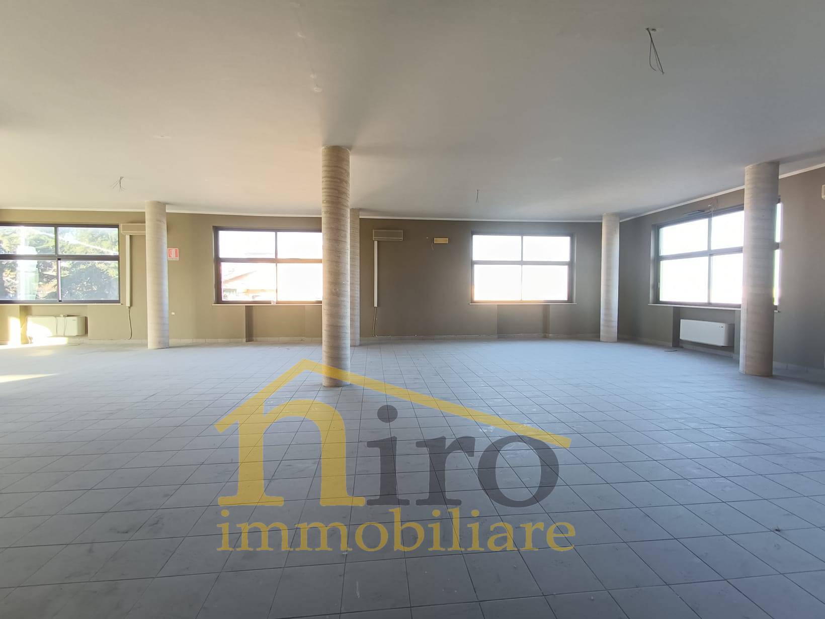 Studio/Ufficio in affitto a Citt Sant'Angelo, San Martino Bassa