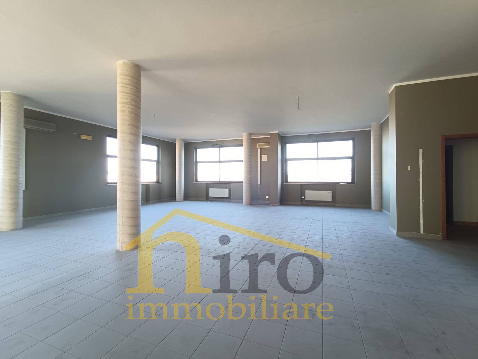 Studio/Ufficio in affitto a Citt Sant'Angelo, San Martino Bassa