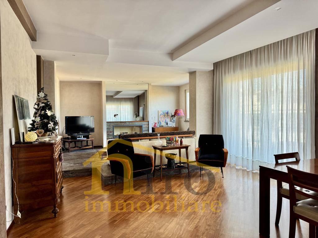 Attico in vendita a Pescara, Zona Ospedale