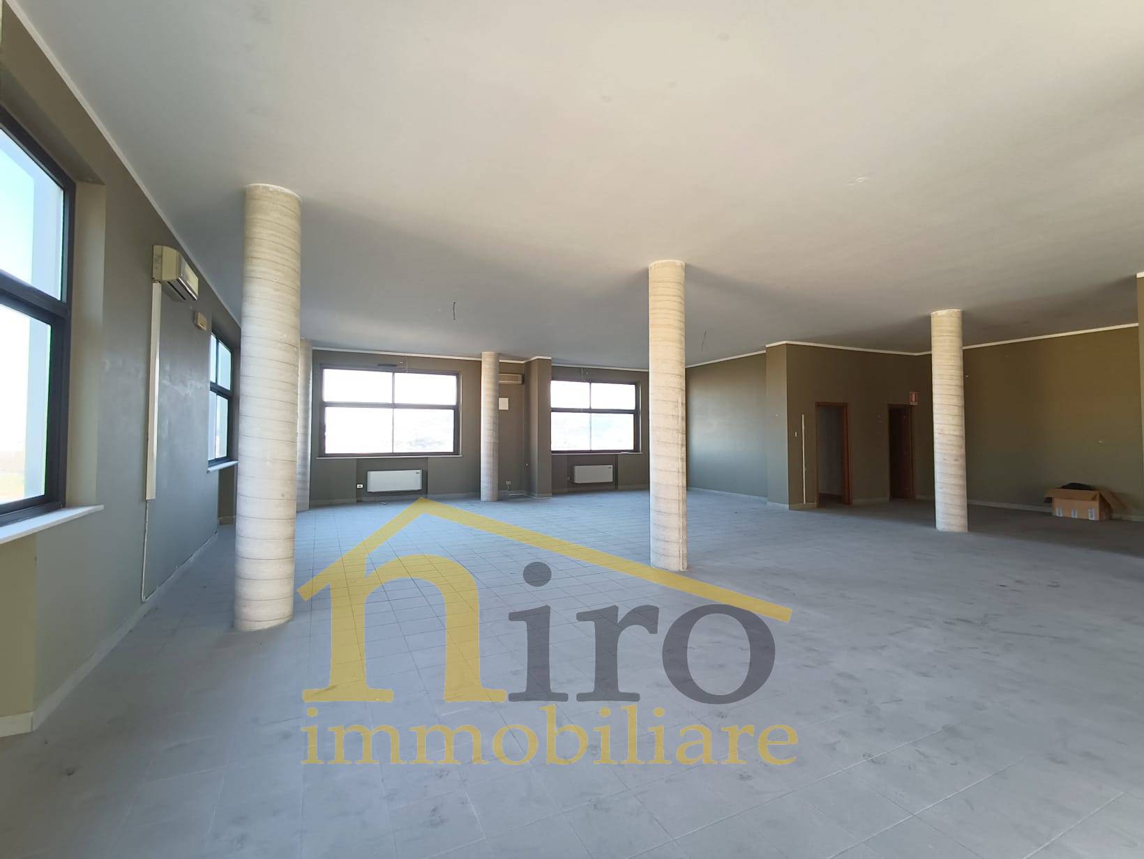 Studio/Ufficio in affitto a Citt Sant'Angelo, San Martino Bassa