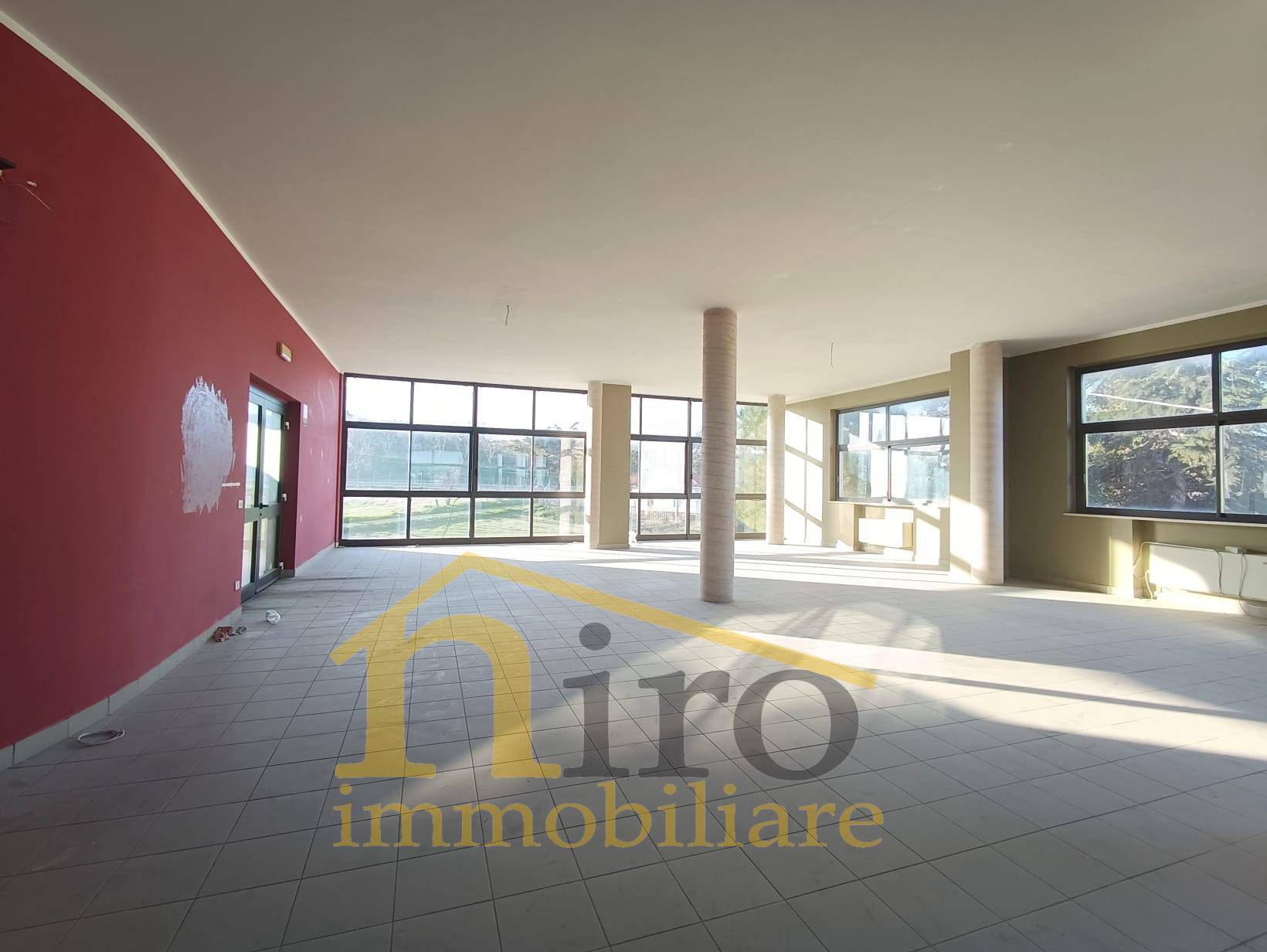 Studio/Ufficio in affitto a Citt Sant'Angelo, San Martino Bassa