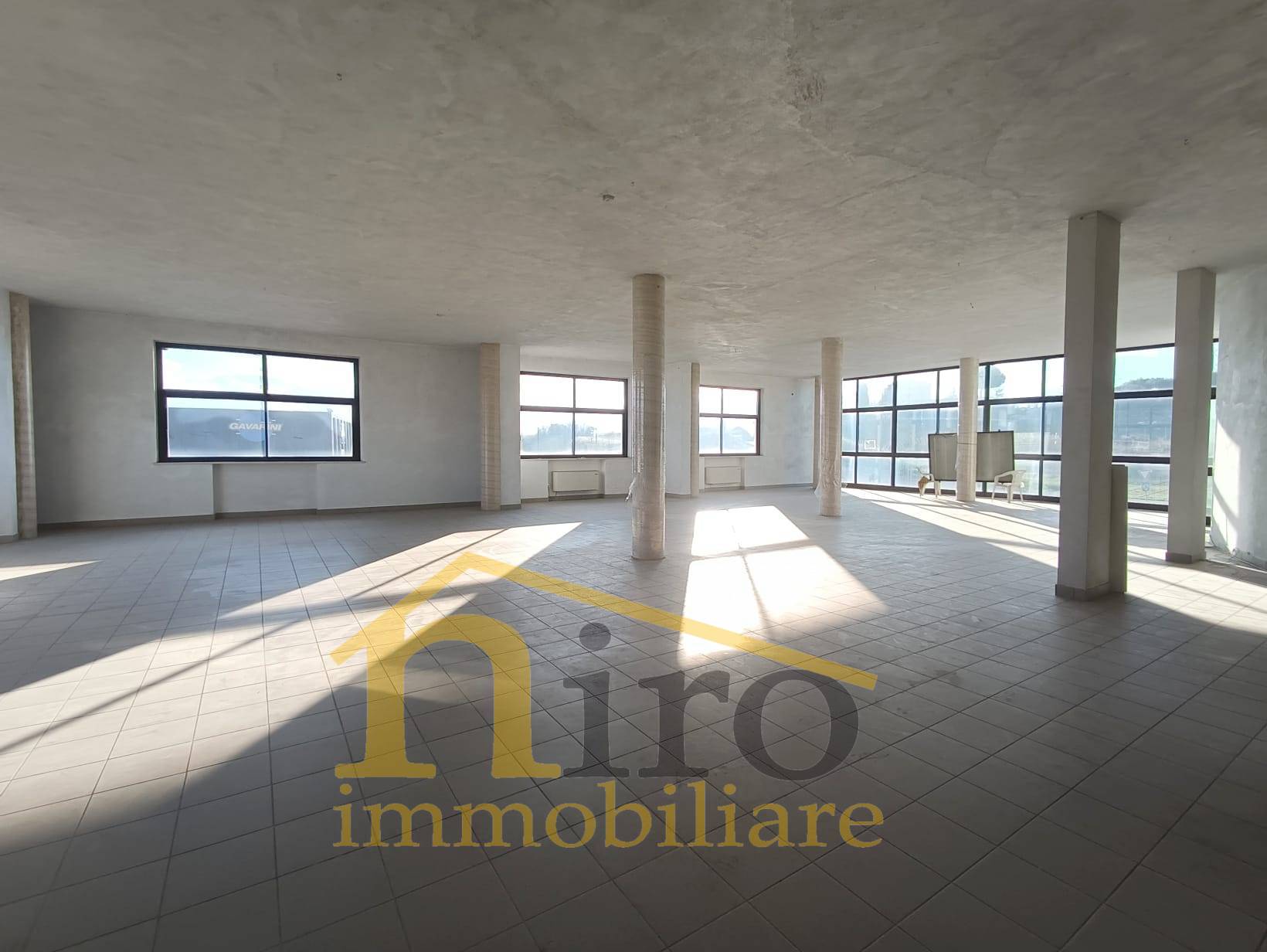 Studio/Ufficio in affitto a Citt Sant'Angelo, San Martino Bassa