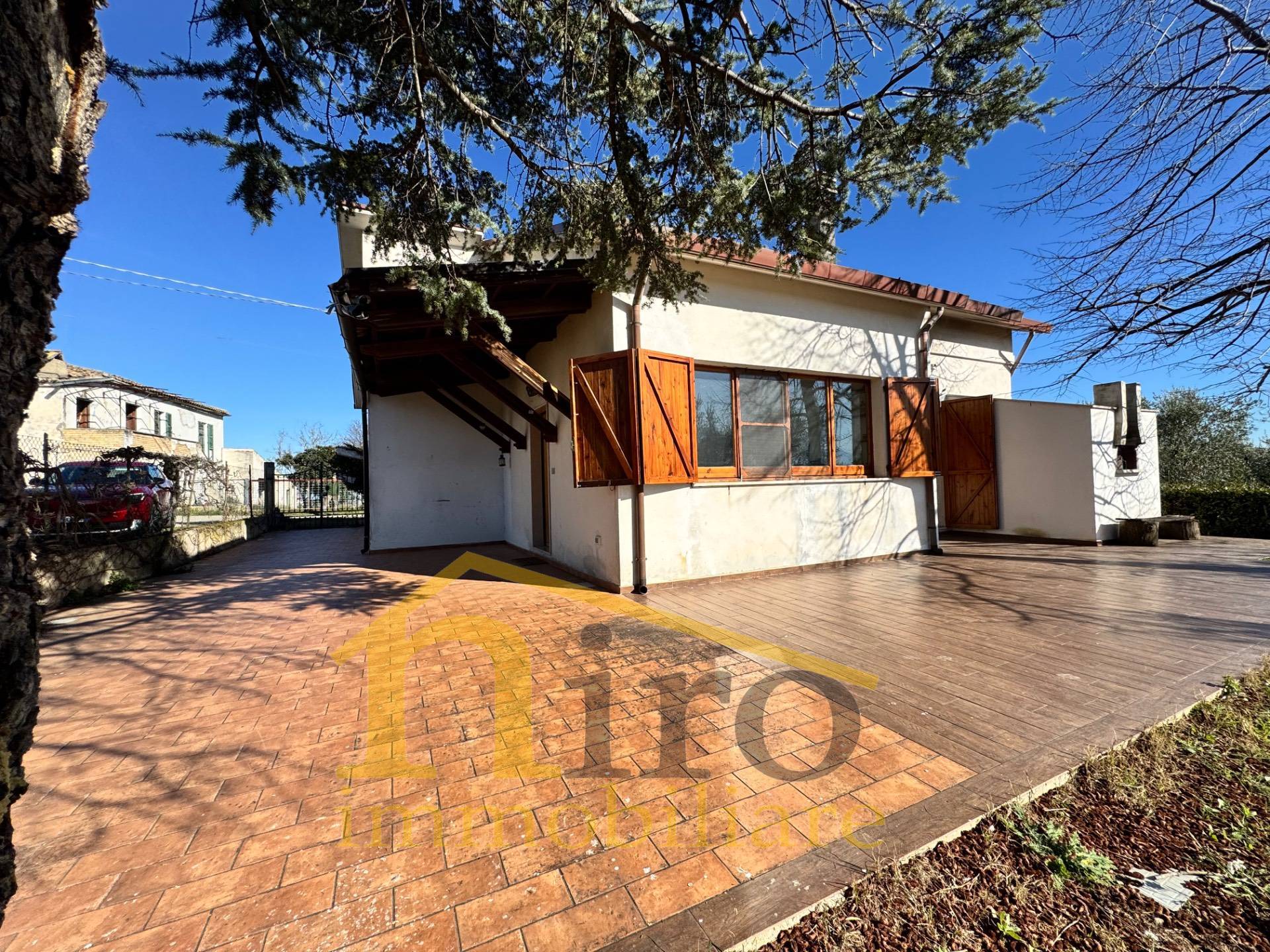 Casa singola in vendita a Moscufo, Senarica-Vertilina