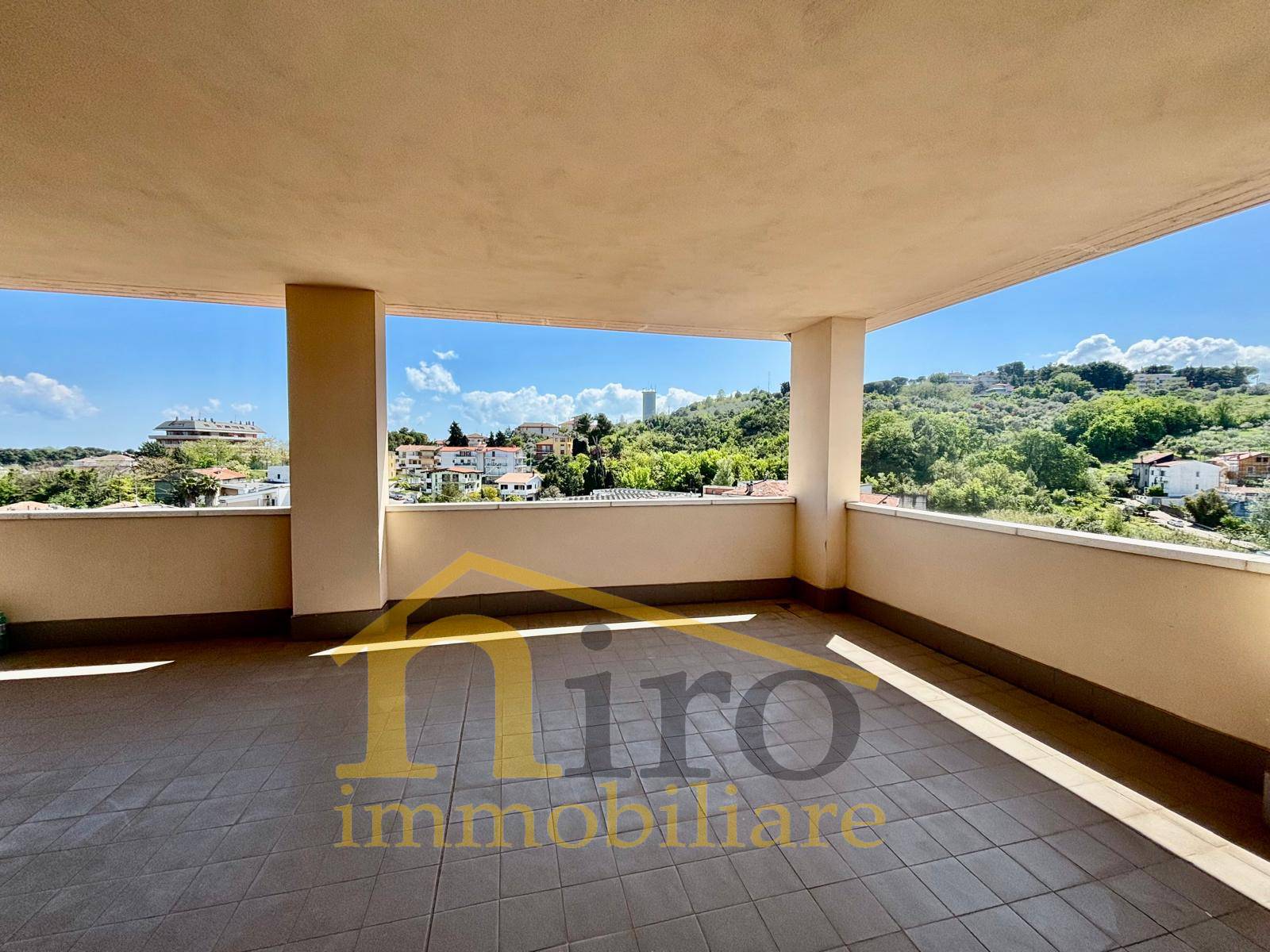 Attico in vendita a Pescara, Porta Nuova