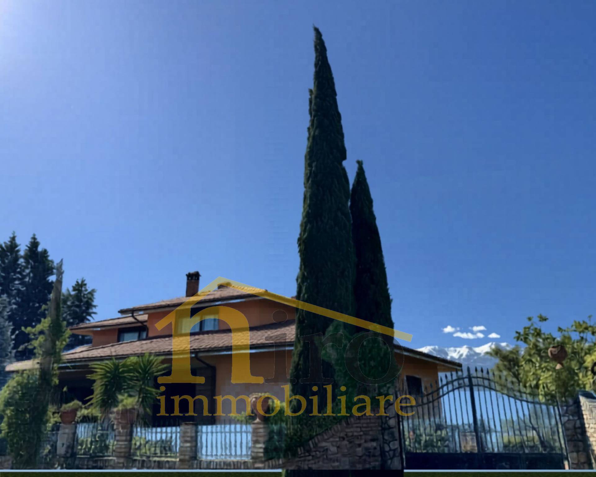 Villa in vendita a Nocciano, Collina