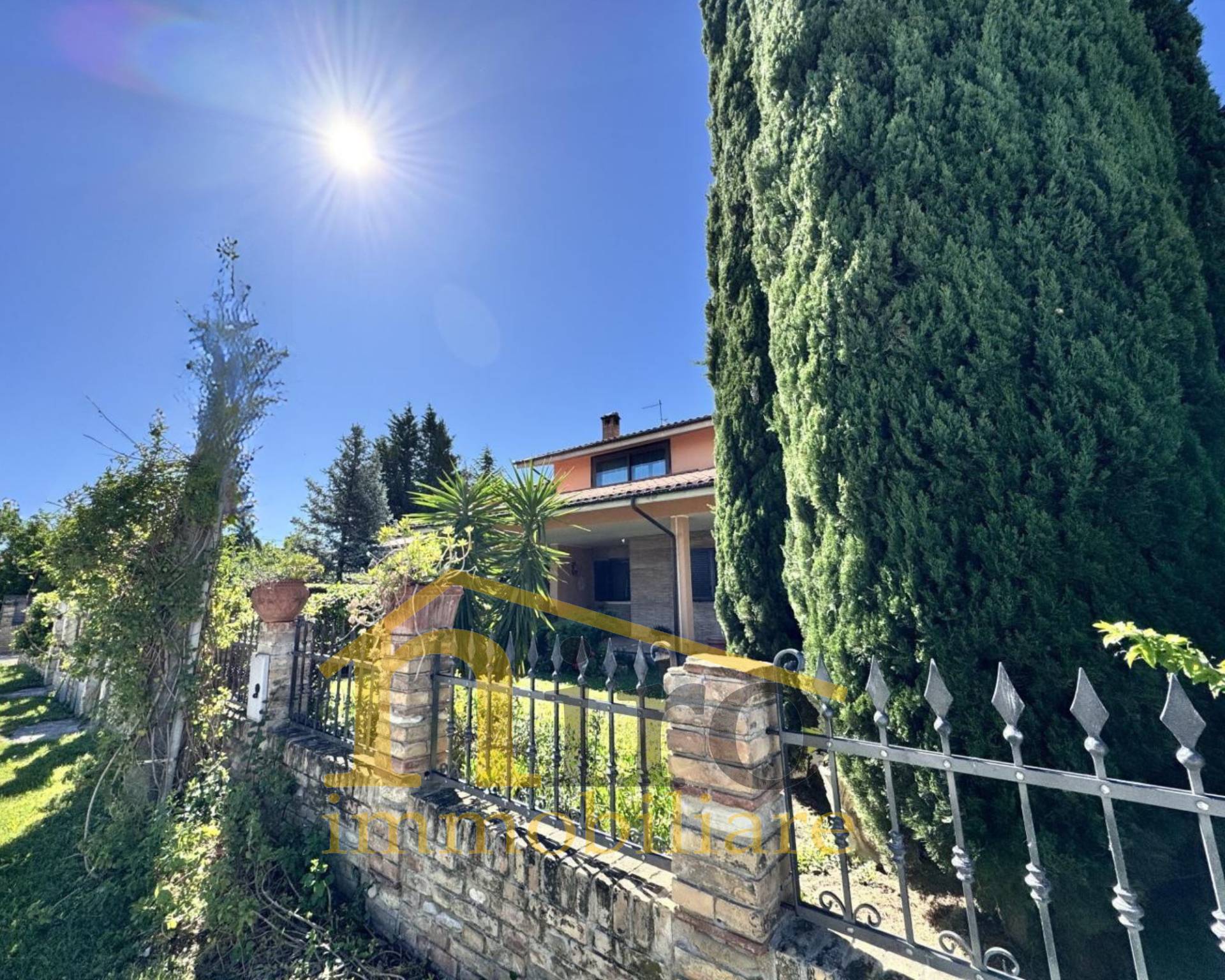 Villa in vendita a Nocciano, Collina