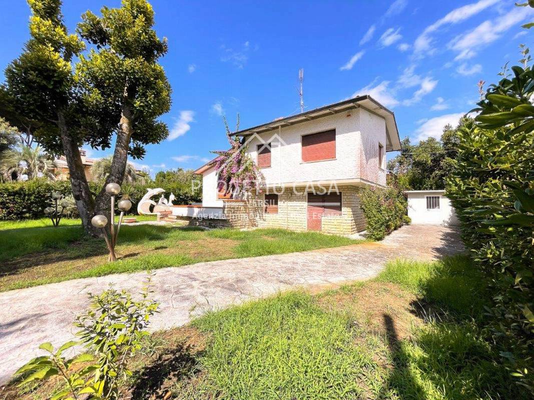 Casa / Villa in vendita a Pietrasanta, Marina di Pietrasanta