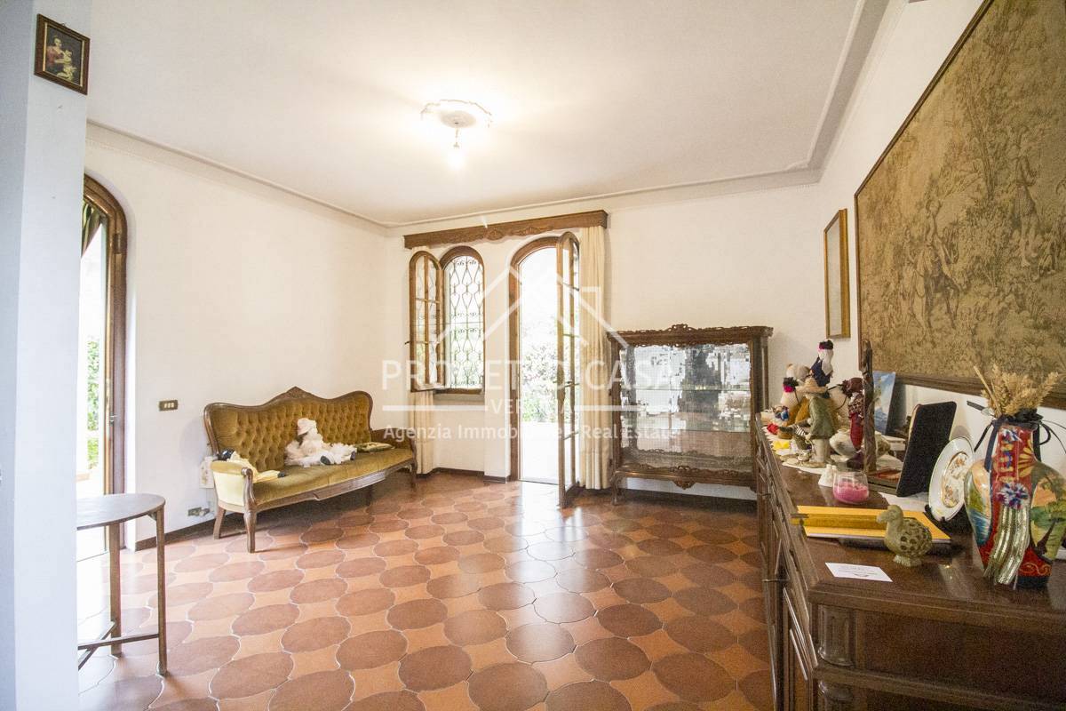 Casa / Villa in vendita a Viareggio, Torre del Lago Puccini