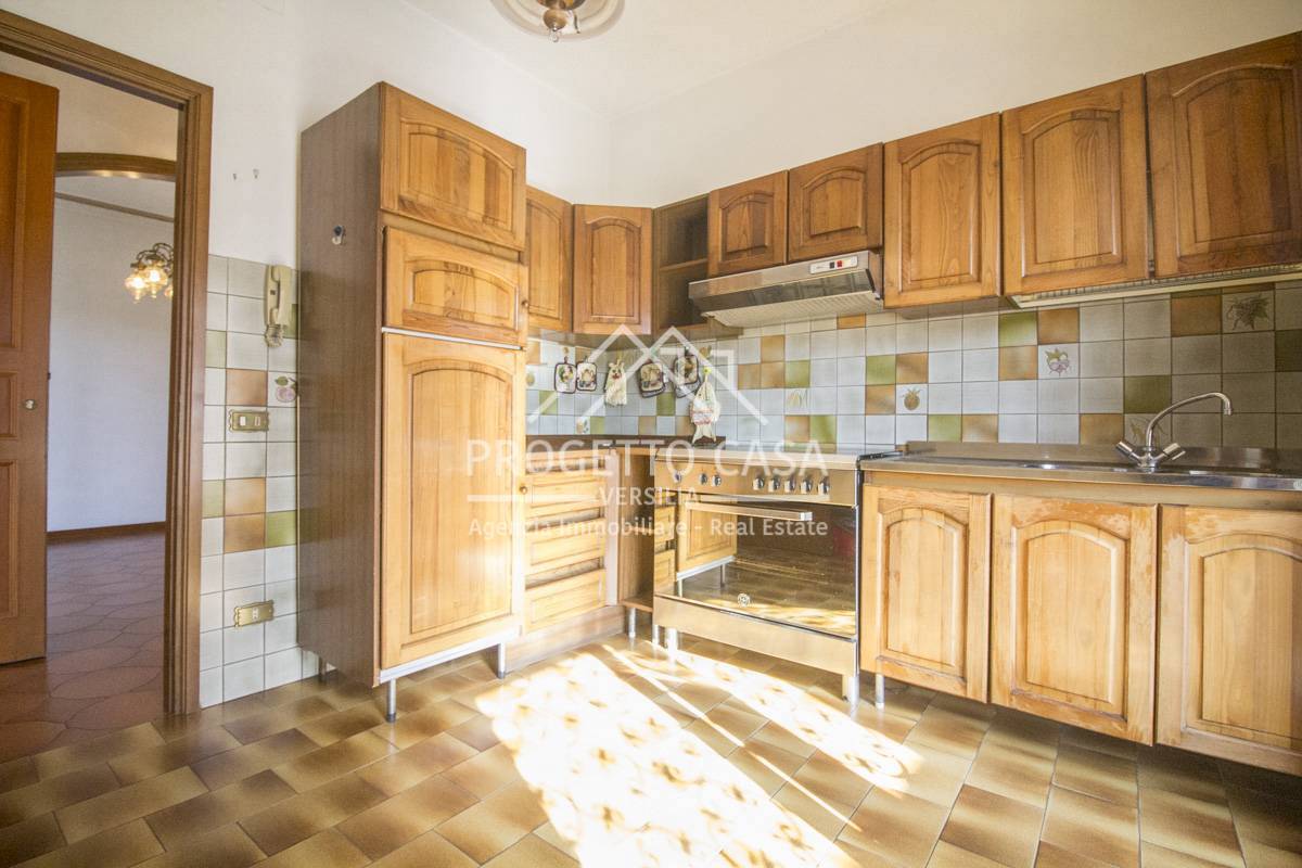 Casa / Villa in vendita a Viareggio, Torre del Lago Puccini