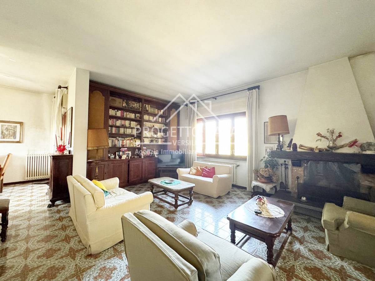 Casa / Villa in vendita a Viareggio, Campo d'Aviazione / Darsena