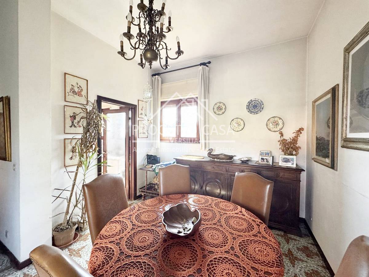 Casa / Villa in vendita a Viareggio, Campo d'Aviazione / Darsena