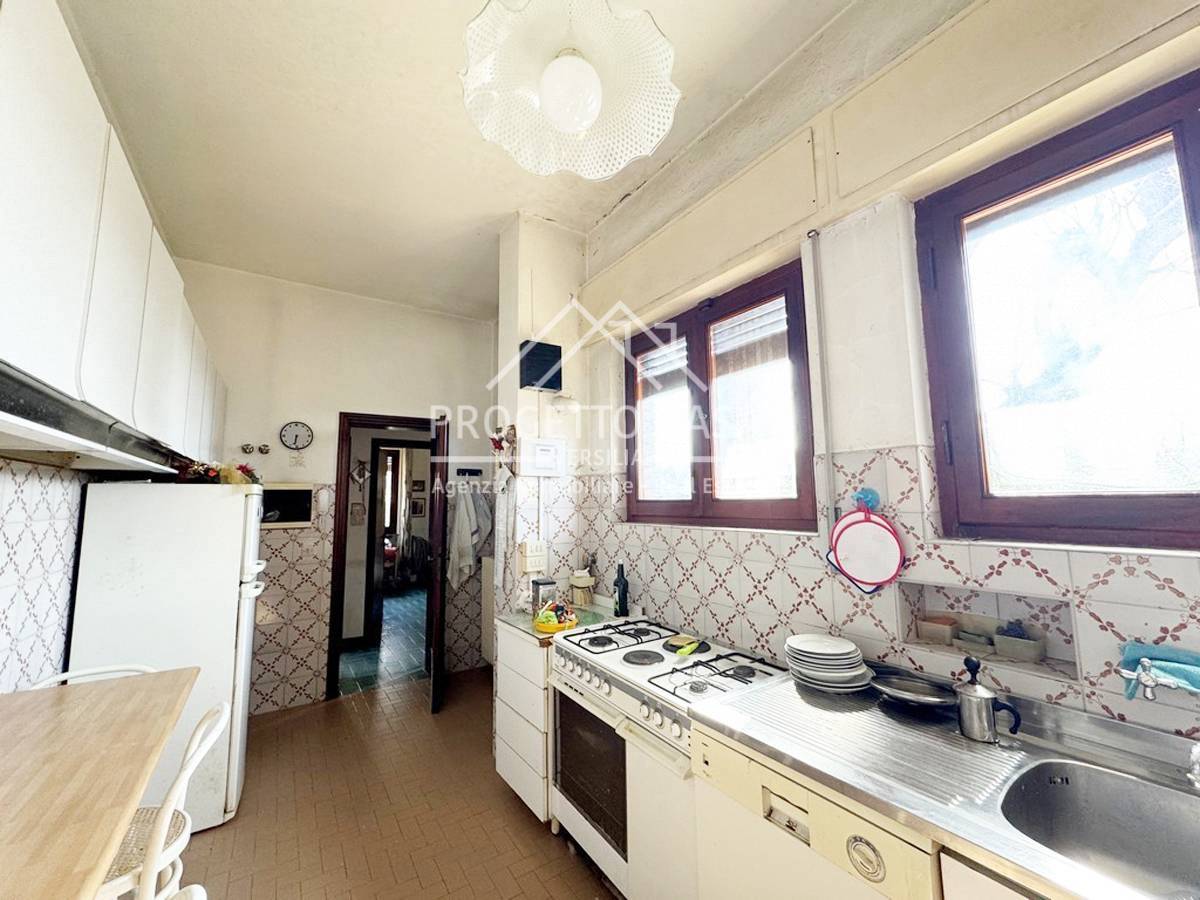 Casa / Villa in vendita a Viareggio, Campo d'Aviazione / Darsena