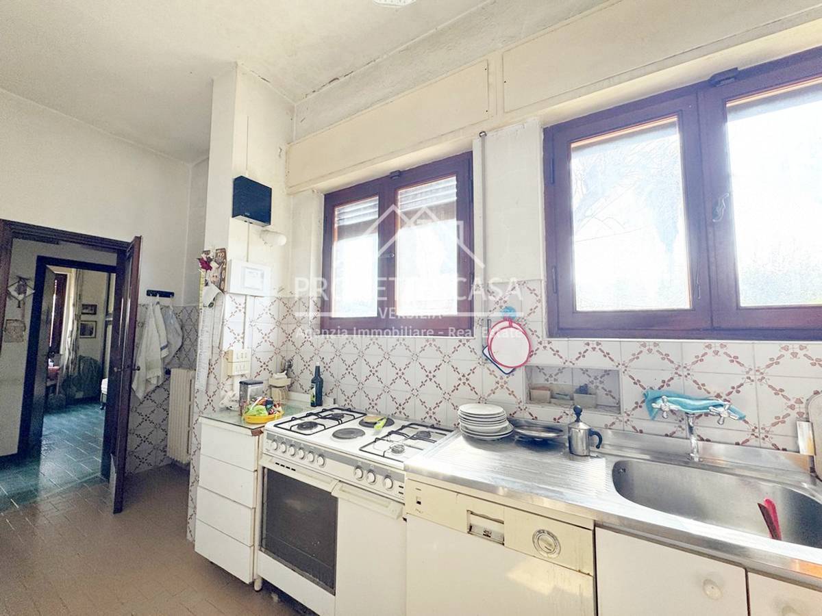 Casa / Villa in vendita a Viareggio, Campo d'Aviazione / Darsena