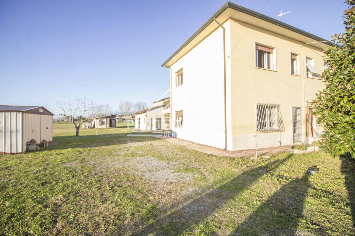 Casa / Villa in vendita a Viareggio, Bicchio / Varignano