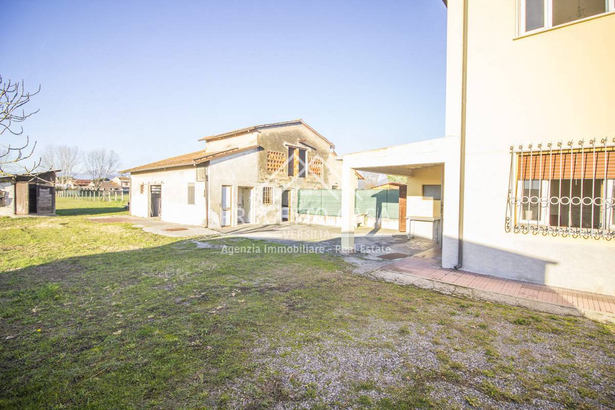 Casa / Villa in vendita a Viareggio, Bicchio / Varignano