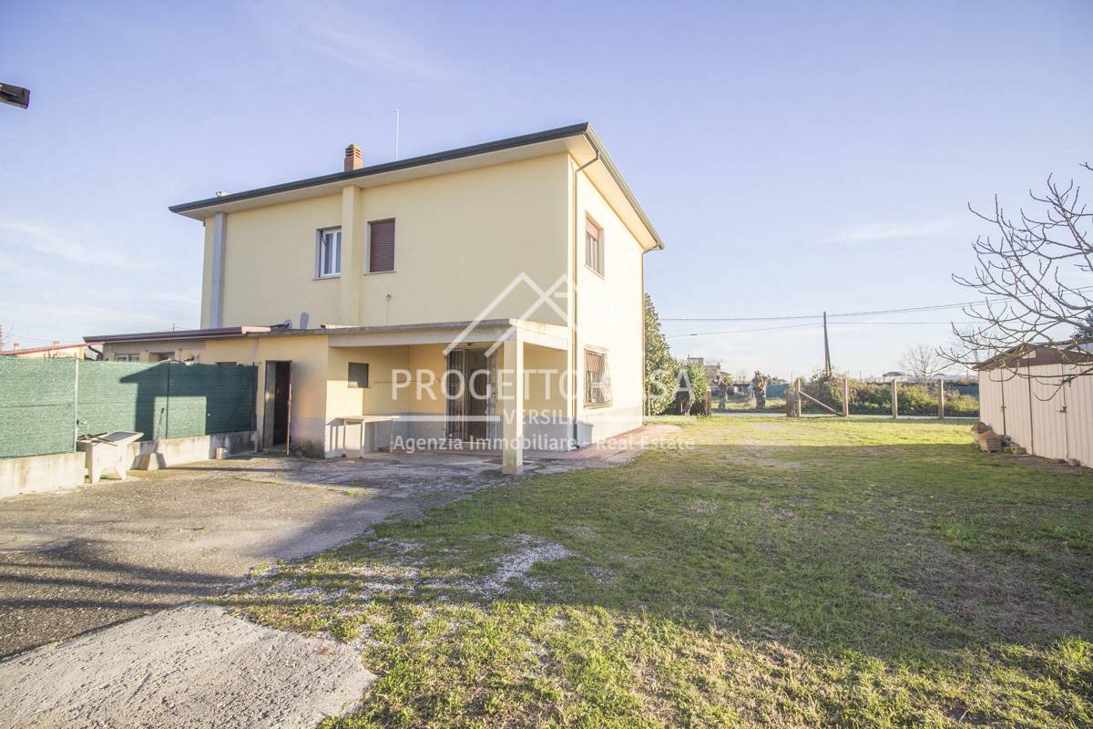 Casa / Villa in vendita a Viareggio, Bicchio / Varignano