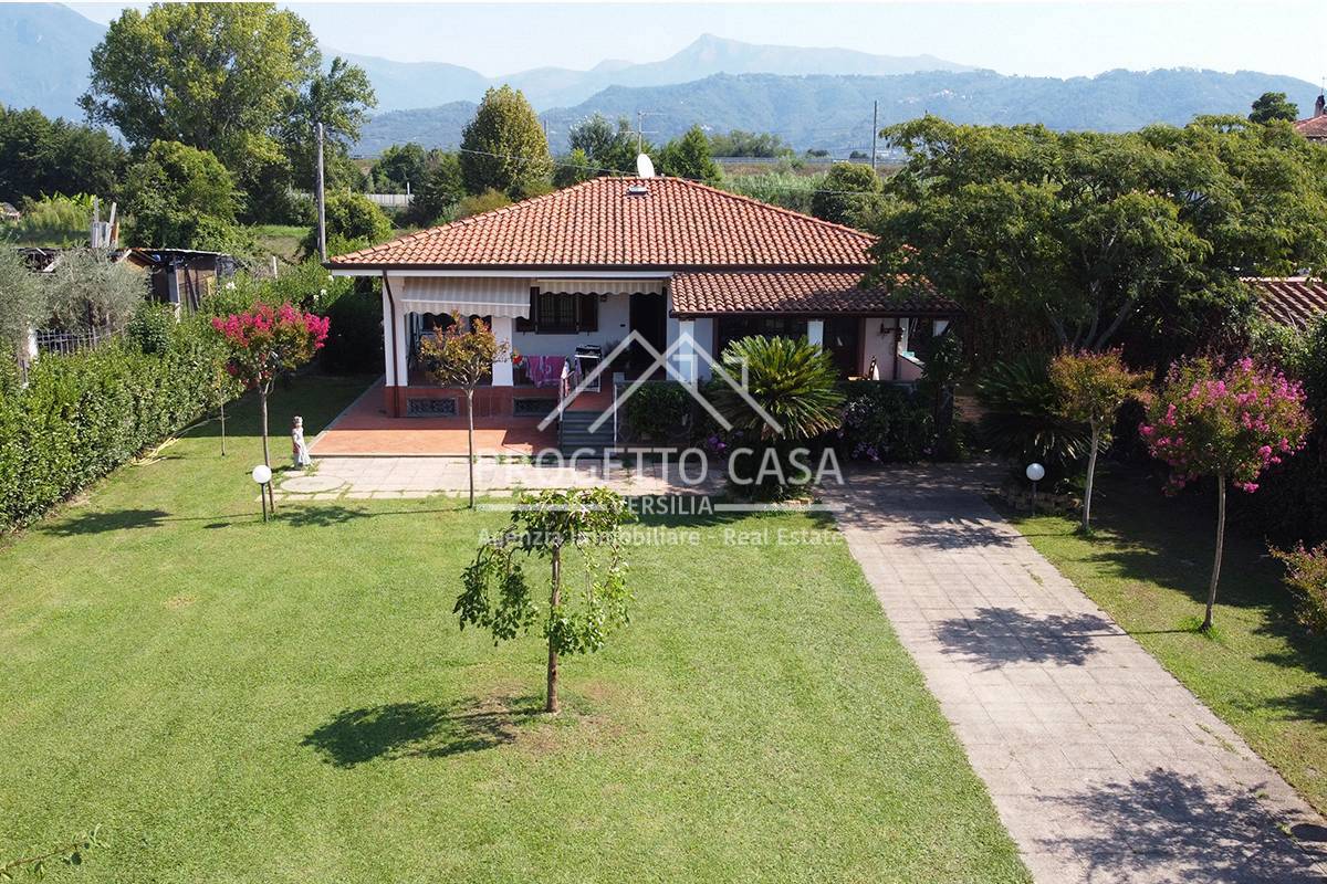 Casa / Villa in vendita a Camaiore, Lido di Camaiore