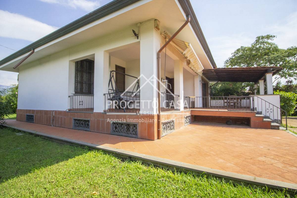 Casa / Villa in vendita a Camaiore, Lido di Camaiore