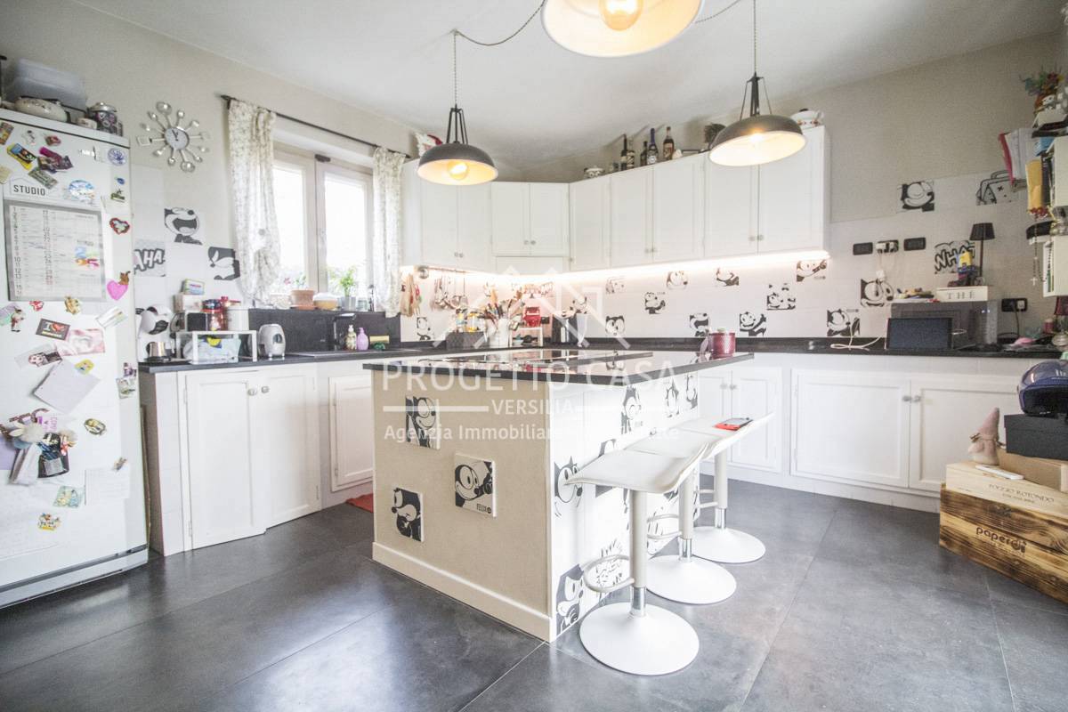 Casa / Villa in vendita a Massarosa, Pian di Mommio / Pian di Conca