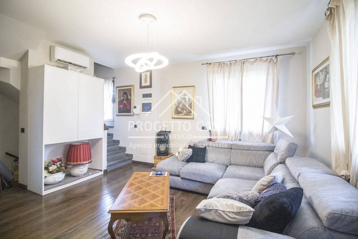 Casa / Villa in vendita a Massarosa, Pian di Mommio / Pian di Conca