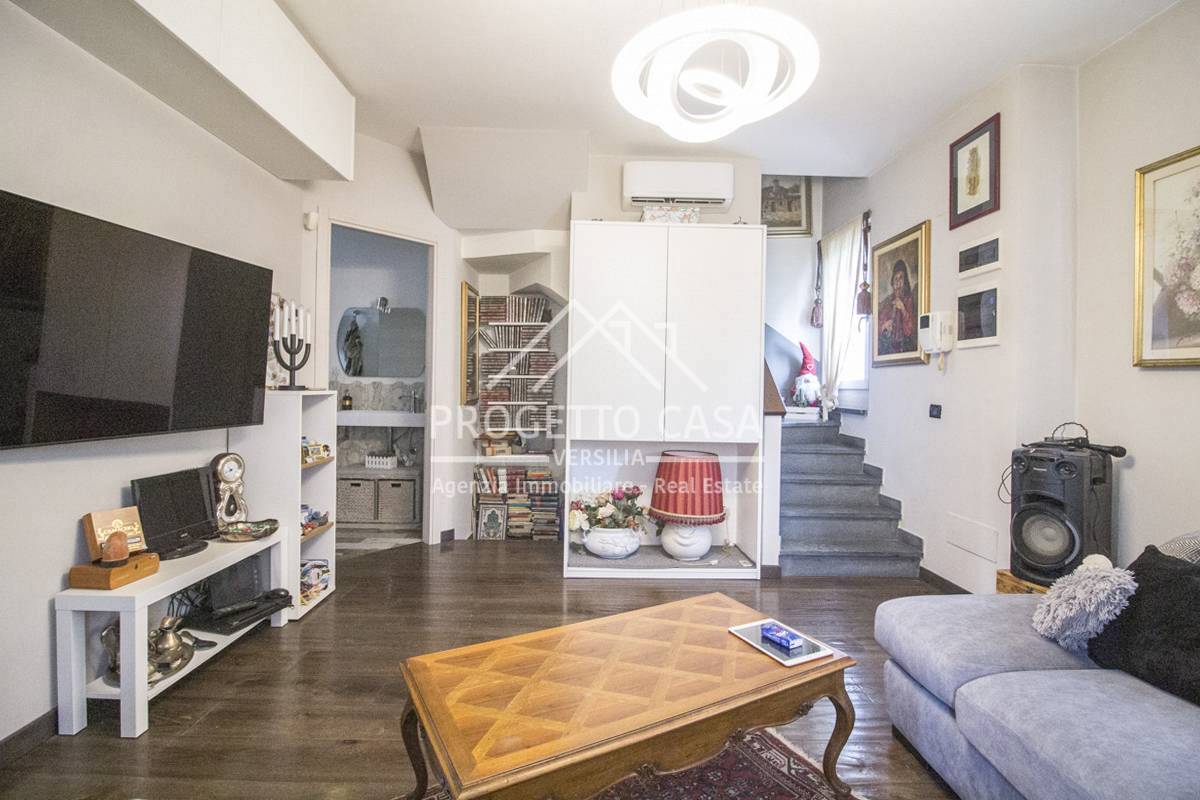 Casa / Villa in vendita a Massarosa, Pian di Mommio / Pian di Conca