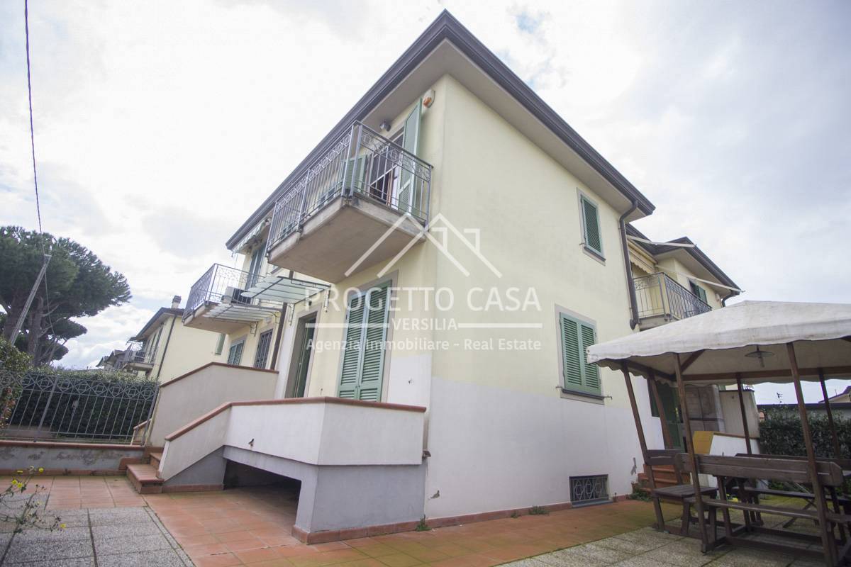 Casa / Villa in vendita a Camaiore, Lido di Camaiore