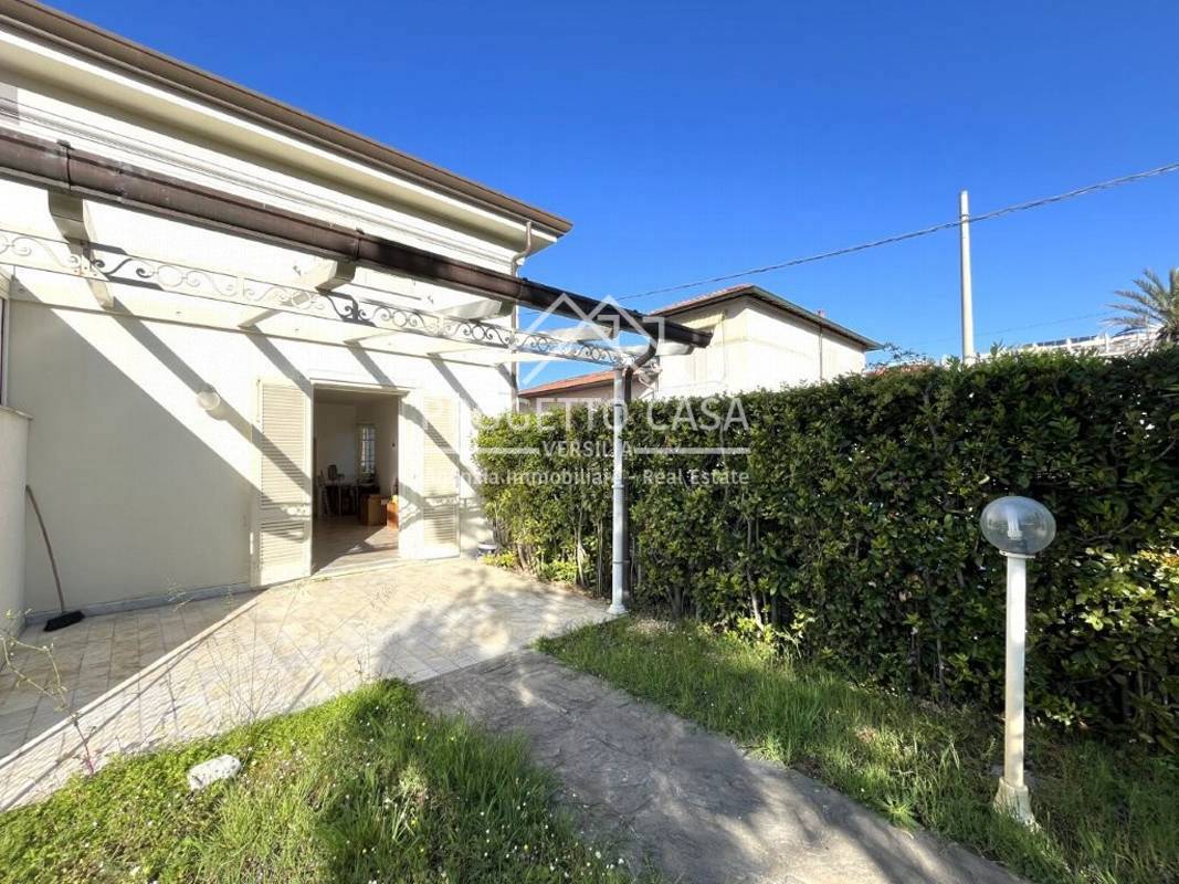 Casa / Villa in vendita a Pietrasanta, Marina di Pietrasanta
