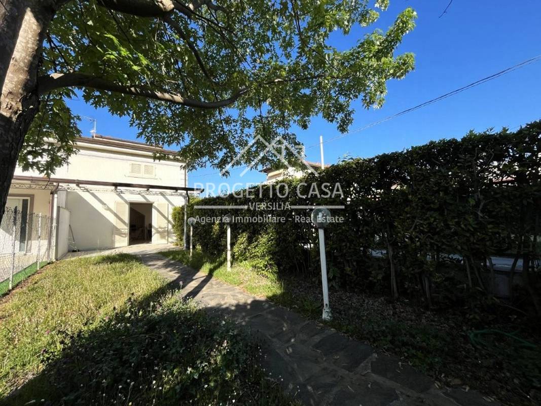 Casa / Villa in vendita a Pietrasanta, Marina di Pietrasanta