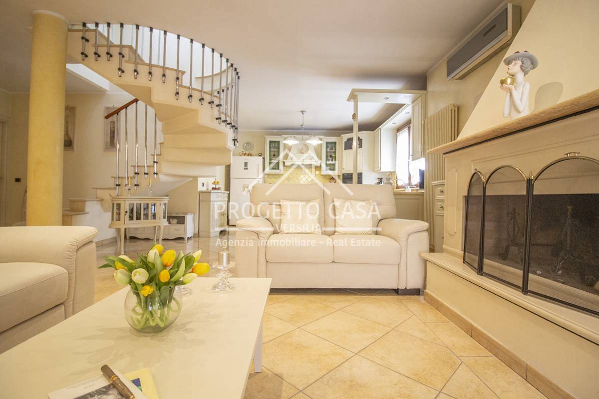 Casa / Villa in vendita a Viareggio, Torre del Lago Puccini