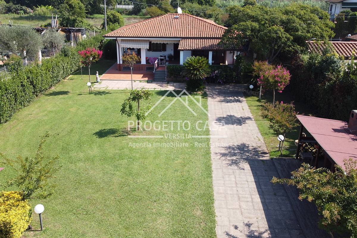 Casa / Villa in vendita a Camaiore, Lido di Camaiore