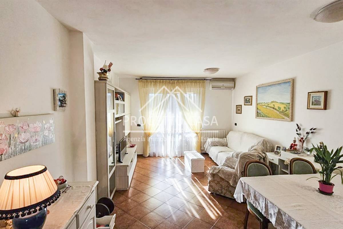 Appartamento in vendita a Viareggio, Bicchio / Varignano