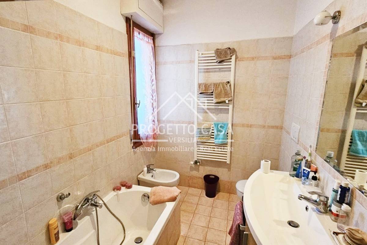 Appartamento in vendita a Viareggio, Bicchio / Varignano