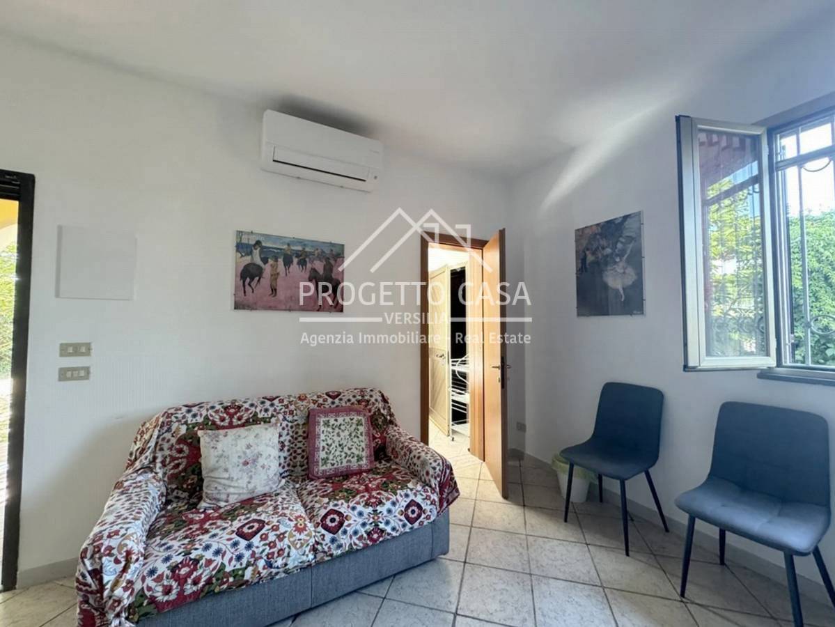 Casa / Villa in vendita a Viareggio, Torre del Lago Puccini