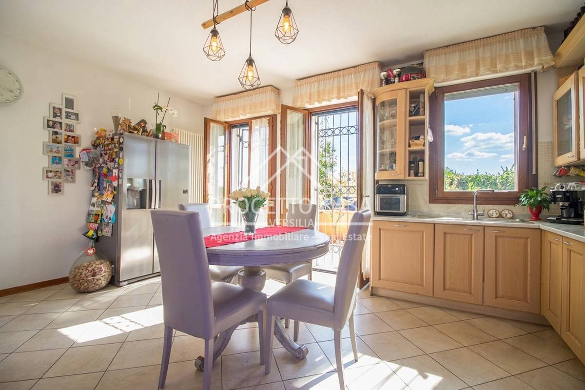 Casa / Villa in vendita a Viareggio, Torre del Lago Puccini