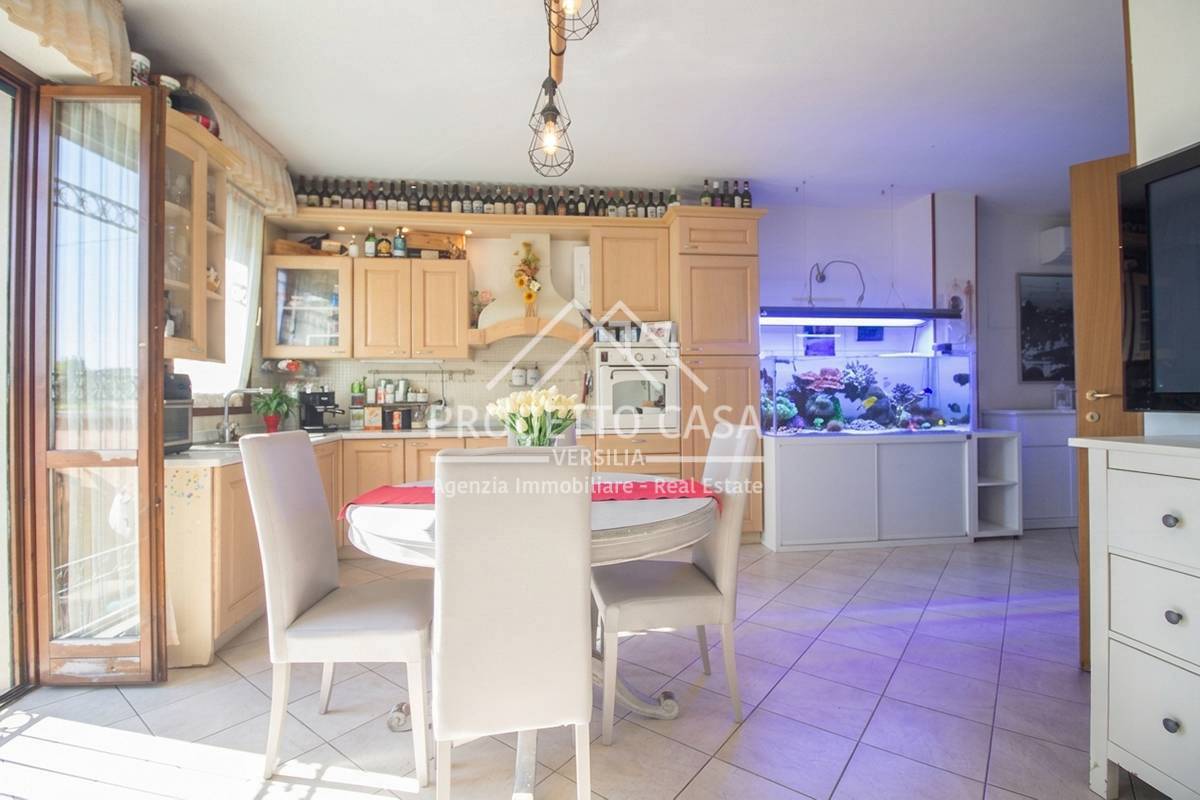 Casa / Villa in vendita a Viareggio, Torre del Lago Puccini