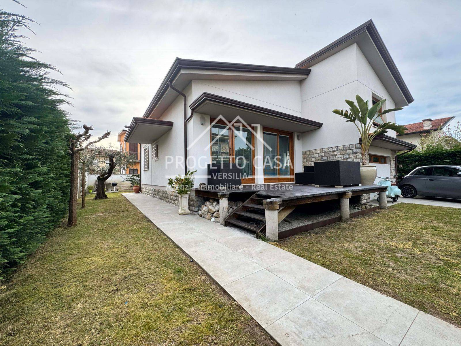 Casa / Villa in vendita a Camaiore, Lido di Camaiore