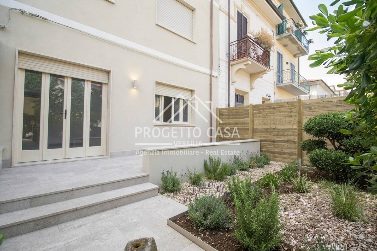 Appartamento in vendita a Camaiore, Lido di Camaiore