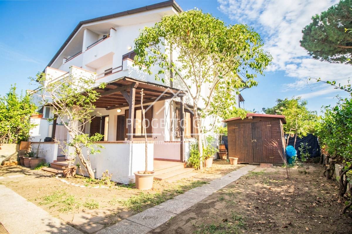 Casa / Villa in vendita a Viareggio, Torre del Lago Puccini