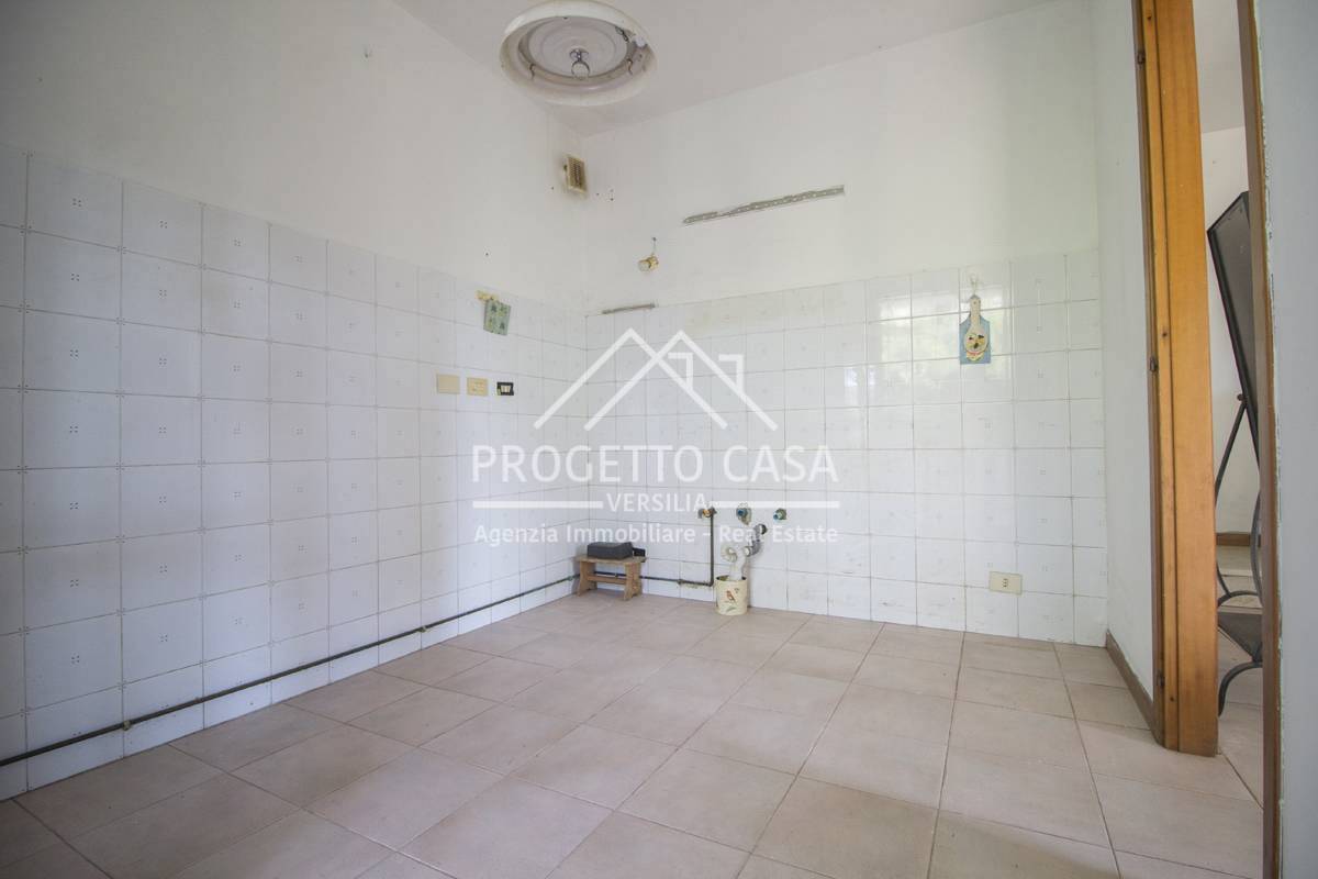 Casa / Villa in vendita a Viareggio, Torre del Lago Puccini