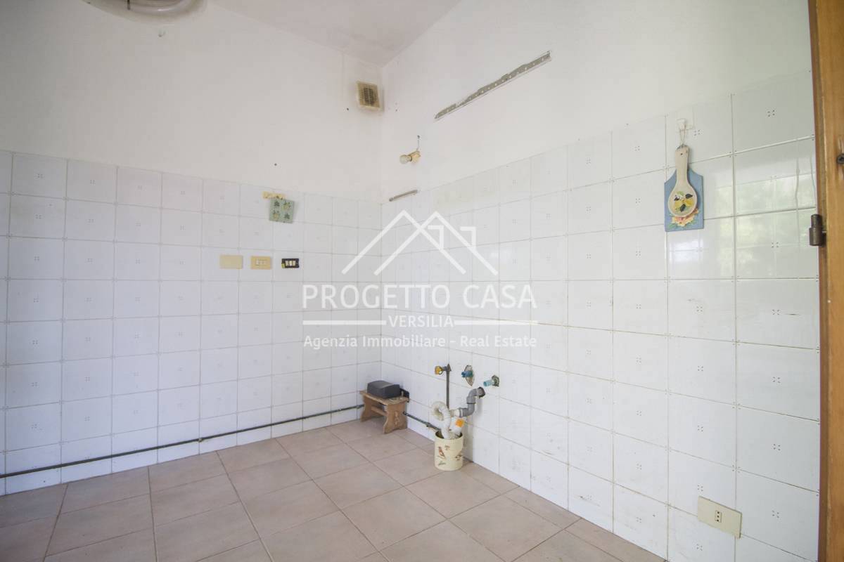 Casa / Villa in vendita a Viareggio, Torre del Lago Puccini