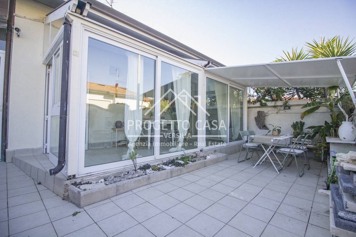 Casa / Villa in vendita a Viareggio, Torre del Lago Puccini