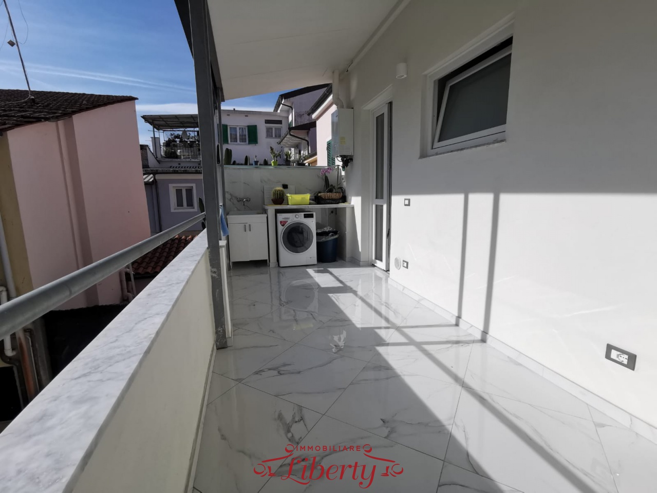 Casa indipendente con terrazzo a Viareggio