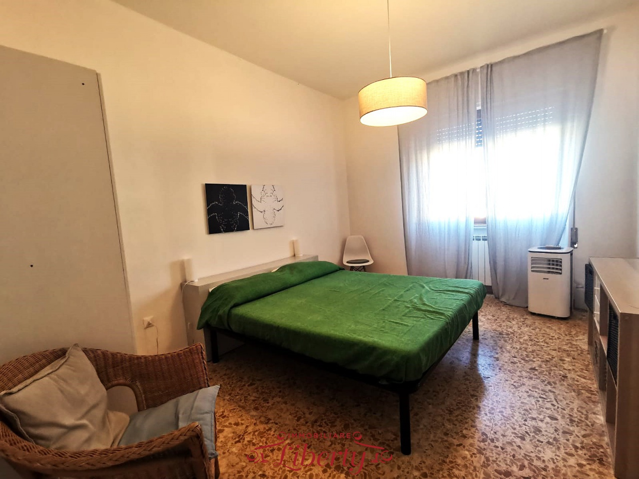 Trilocale arredato in affitto a Viareggio