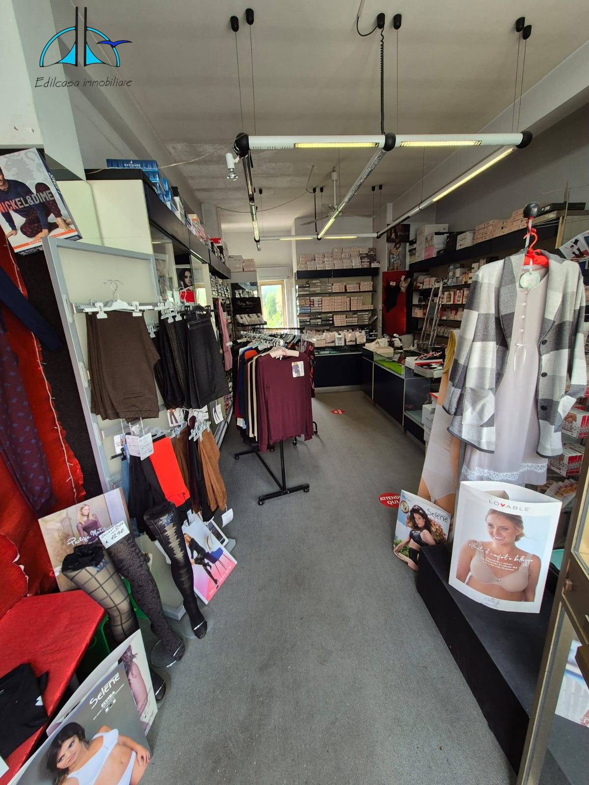 Locale commerciale in affitto a Fara in Sabina, Passo Corese