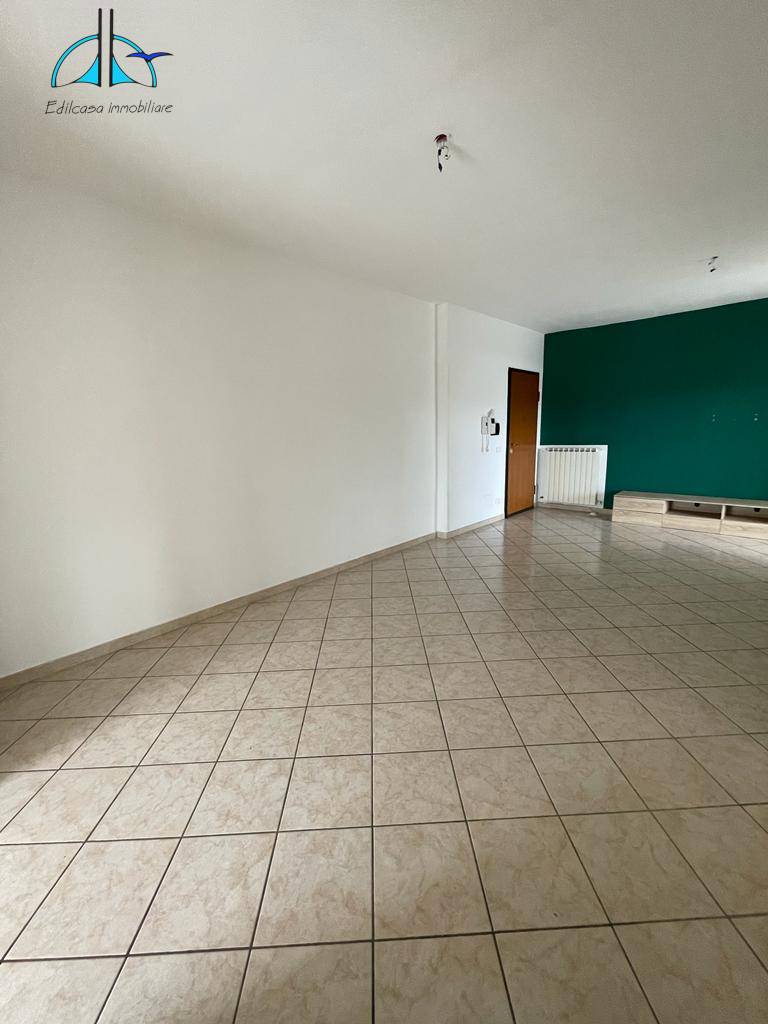 Appartamento in vendita a Fara in Sabina, Passo Corese