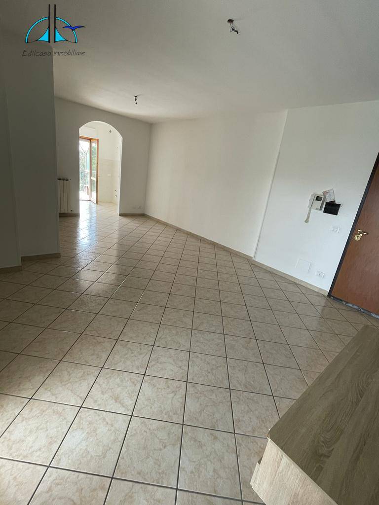 Appartamento in vendita a Fara in Sabina, Passo Corese