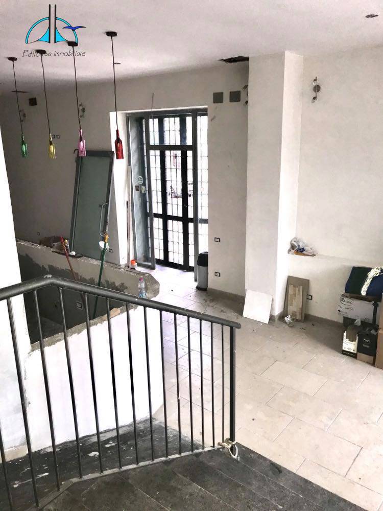 Locale commerciale in vendita a Fara in Sabina, Passo Corese