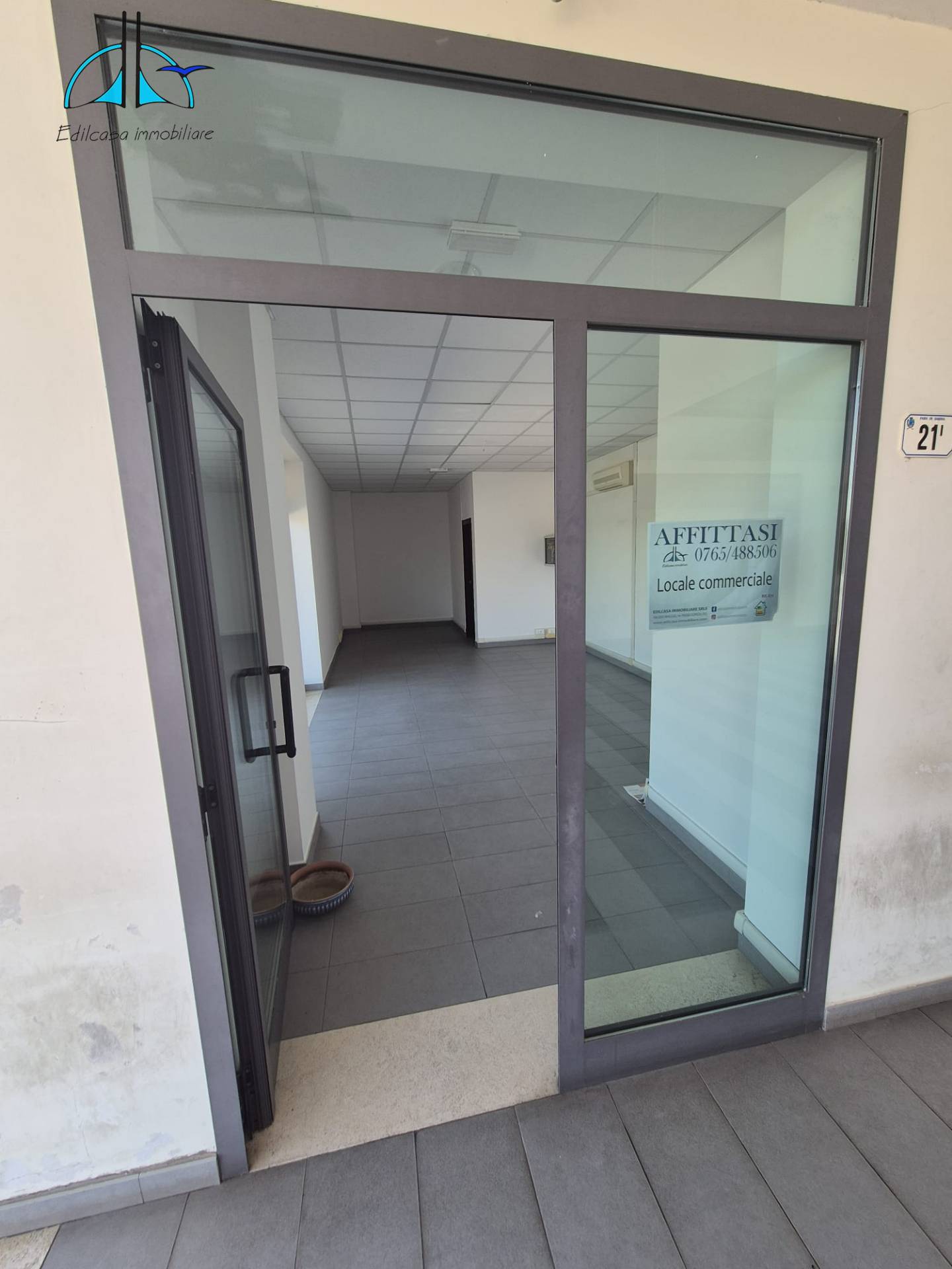 Locale commerciale in affitto a Fara in Sabina, Passo Corese