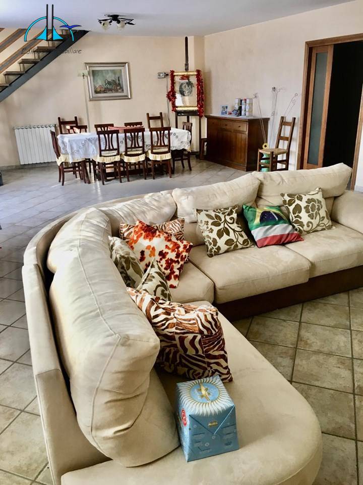 Villa in vendita a Fara in Sabina, Borgo Quinzio