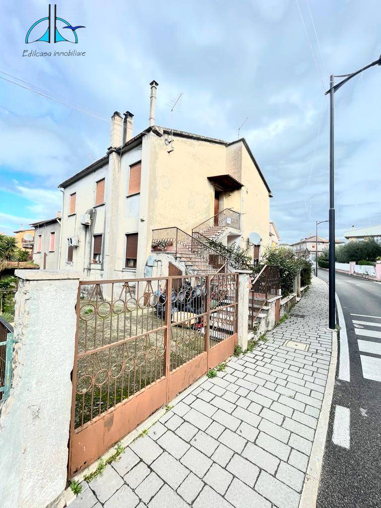 Appartamento in vendita a Fara in Sabina, Passo Corese